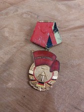 DDR Abzeichen Orden Banner der