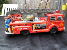 altes Blechspielzeug-Feuerwehrauto 50-60er jahr