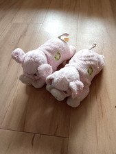 Plüschtiere Kuscheltiere 2 liegende Schweine Bob der Bär Galeria Kaufhof 20 cm