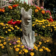 Imposante Steinfigur Deutscher