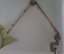 alte Werkstattlampe vintage Gelenkarmlampe mit Tischklemme Schrumpflack