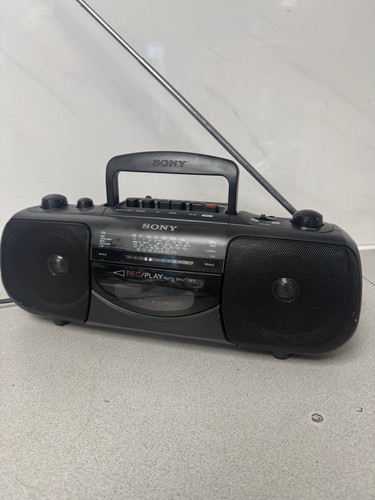 Vintage sony cfs e14l radio - vintage,