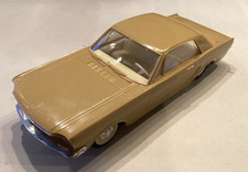 Altes Modell Kunststoff Auto 70erJ Hong Kong 22cm beige defekt Sammlerstück #505