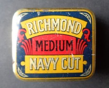 Blechdose alt mit Deckel eckig