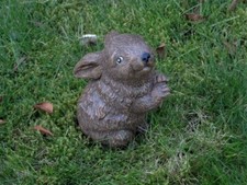 Steinfigur Hase Braun Garten
