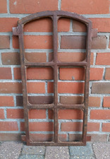 altes massives Gusseisen Fenster / Stallfenster im Industrie Design - TOP