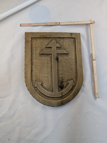 Handgeschnitzte holzwappen - handgeschnitzte,