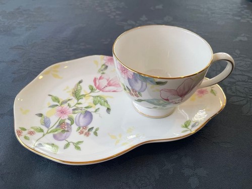 Wedgwood sweet plum damask - sweet,
