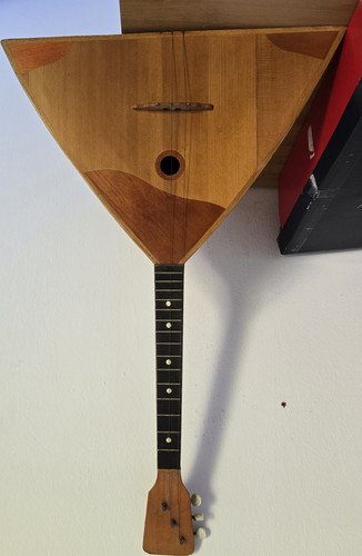 Balalaika dreieckig holz - dreieckig,,
