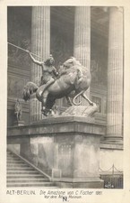 Vintage Alt-Berlin Statue