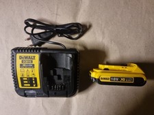 Dewalt Ladegerät + Akku 2Ah.