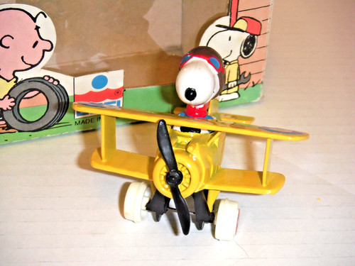 Peanuts snoopy auto - snoopy, druckguss