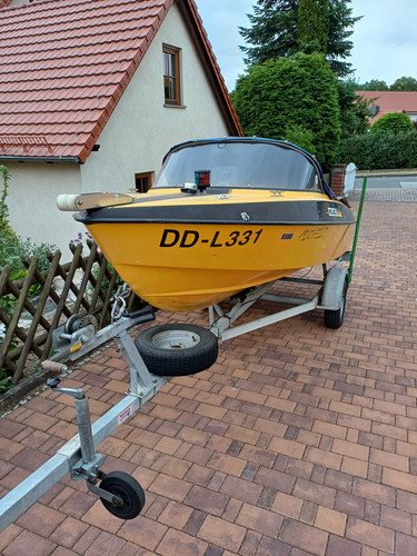 Sportboot mit motor takt - sportboot, 4-