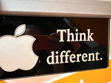 Seltene APPLE Werbung THINK DIFFERENT 90er Jahre  Original Leuchtreklame