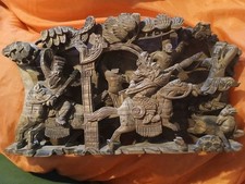 Asiatisches altes Holzrelief 