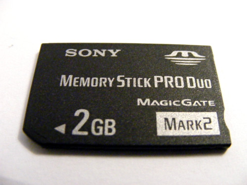 2gb memory stick pro duo - 2gb,