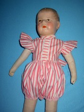 Schöne Puppenkleidung für