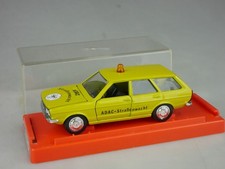 Schuco 1/43 VW Passat Variant ADAC 302630 mit Vitrine 132615