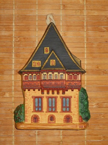 Wandbild aus gips haus - aus,