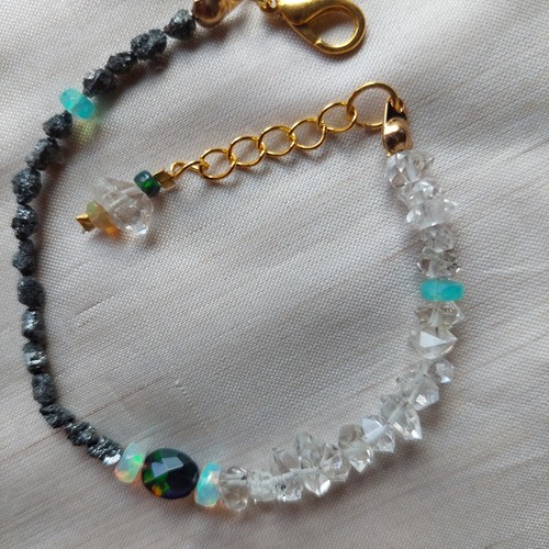 Armband aus schwarzen