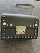 Orsay Handtasche schwarz Nieten Perlen Kette