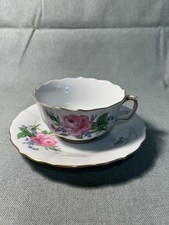 Meissen Teetasse mit UT Deutsche Blume Rosen, 2. Wahl, Goldrand, handbemalt 