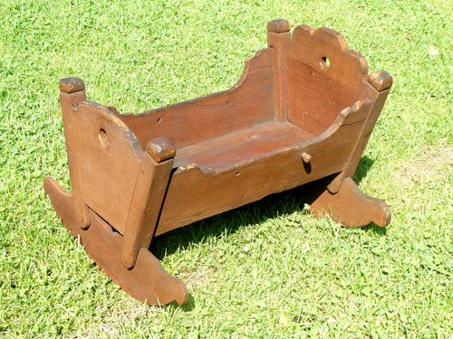 Puppenwiege aus holz antik - aus,