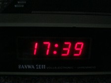 Vintage Sanwa 2011 Weckradio mit LED Anzeige, funktionsfähig, sehr dekorativ