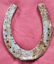 Echtes original Hufeisen, geschmiedet und einzigartig, getragen und gebraucht