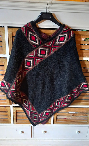 Toller poncho schwarz rot - schwarz,