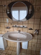 Porz. Waschtisch "GranGracia" 1000 mm und Hemecker Wandspiegel oval 1000 mm p-br