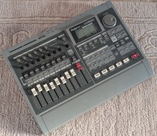 Roland VS-880EX Digital Studio