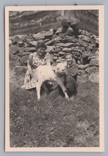 Sölden - Junge und Frau mit Kalb Bergbauernhof - Altes Foto 1950er