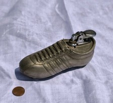 Altes Tischfeuerzeug Fußballschuh Metall Sportschuh Fußball 60er Schuh Vintage