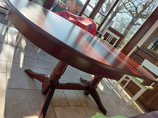 ovaler Zargentisch zum ausziehen Farbe mahagoni