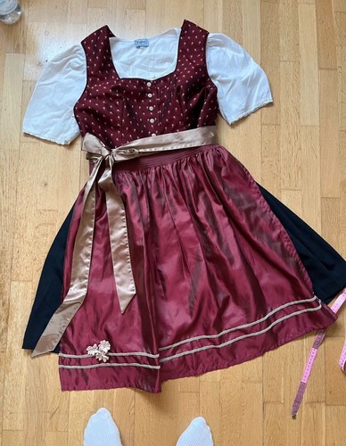 Wunderschönes dirndl - wunderschönes,