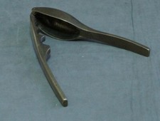 NUSSKNACKER MESSING MIT PUNZEN