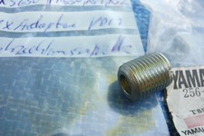 Yamaha XS650 TX650 XS1 XS2  Adapter unten von Drehzahlmesserwelle Gewinde Buchse