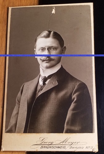 Gustav becher als mann - becher,