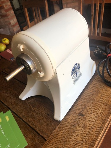 Champion 2000 juicer - 2000,