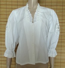 WEISSE TRACHTENBLUSE - SPITZE
