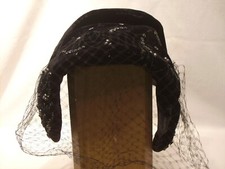 Rose Valois Haube mit Schleier