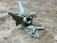 Elfe Fee Engel sitzend ruhend schlafend Dekofigur Figur Kunststein dekorativ 