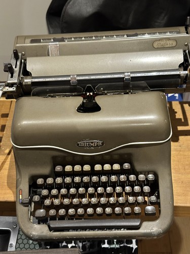 Triumph adler schreibmaschine - triumph,