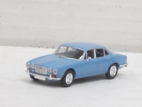 Jaguar xj6 in hellblau - jaguar,