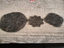 Neue gestrickte Deckchen