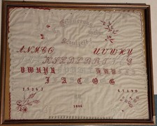 Aufwändige Stickerei /