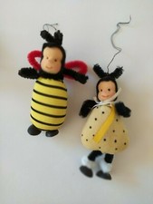 Ostern Deko Osterstrauch Puppe Jahreszeitentisch  Waldorfart Bienen H:10,5/12cm