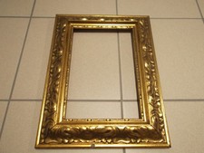 Schöner alter goldfarbener Bilderrahmen