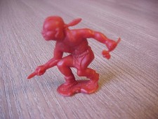 Indianer geduckt mit Messer und Tomahawk, rot, 5 cm,  Koho, Heinerle, Domplast